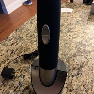 Cuisinart cordless wine opener w/foil cutter